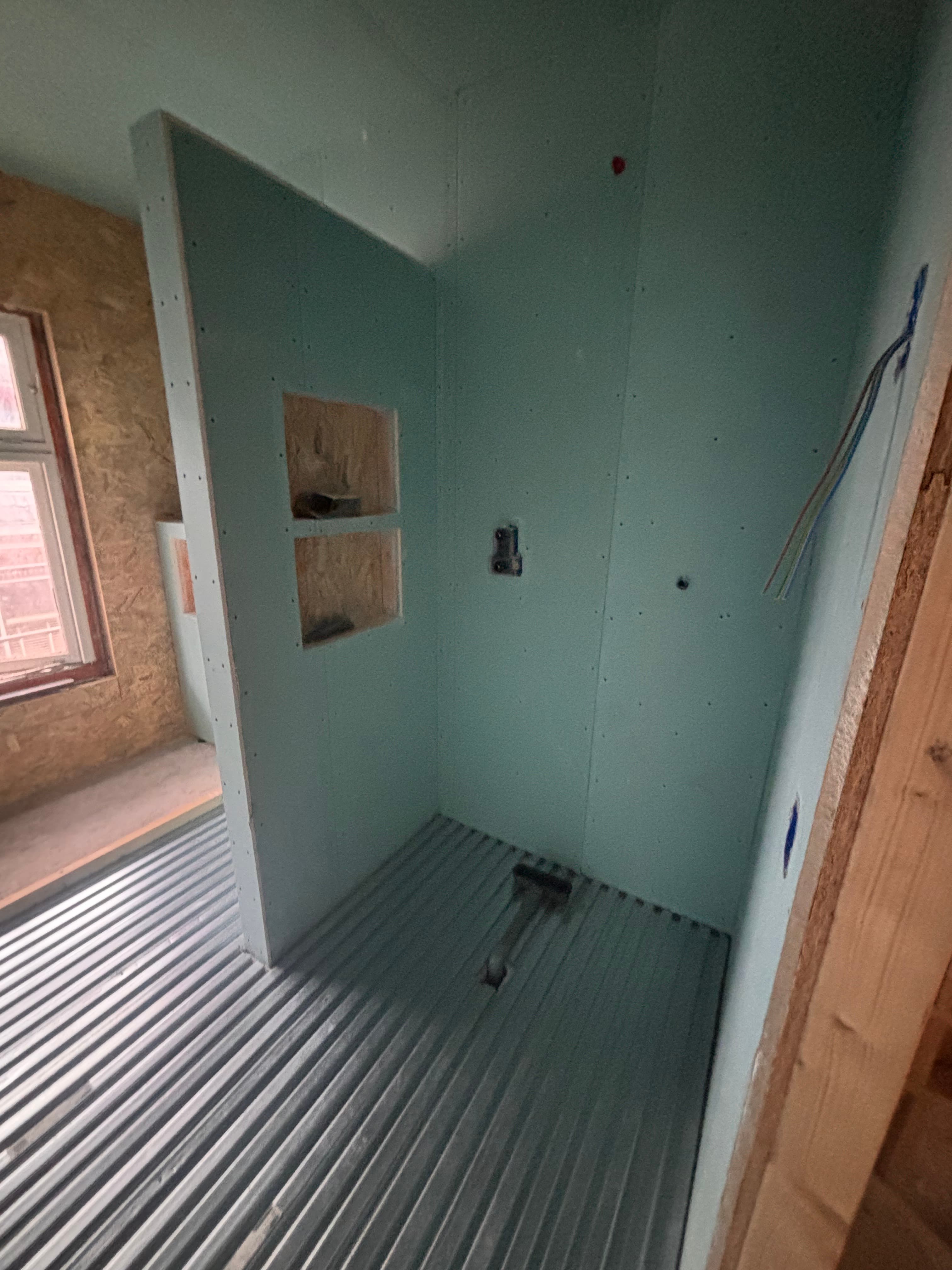 Douchehoek met inbouwnis